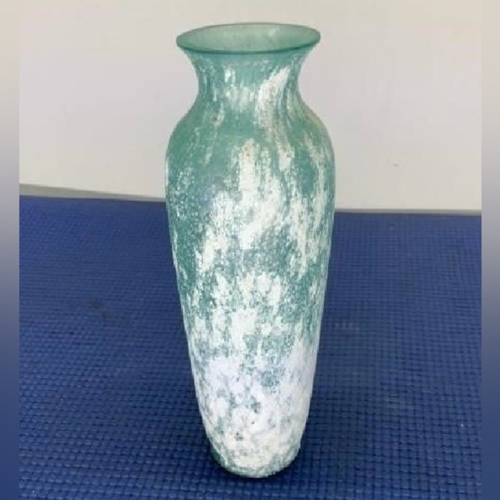 Toyo Scavo v Corroso Vase in Green with a Rough Texture Finish‎ 7 inches Tall
